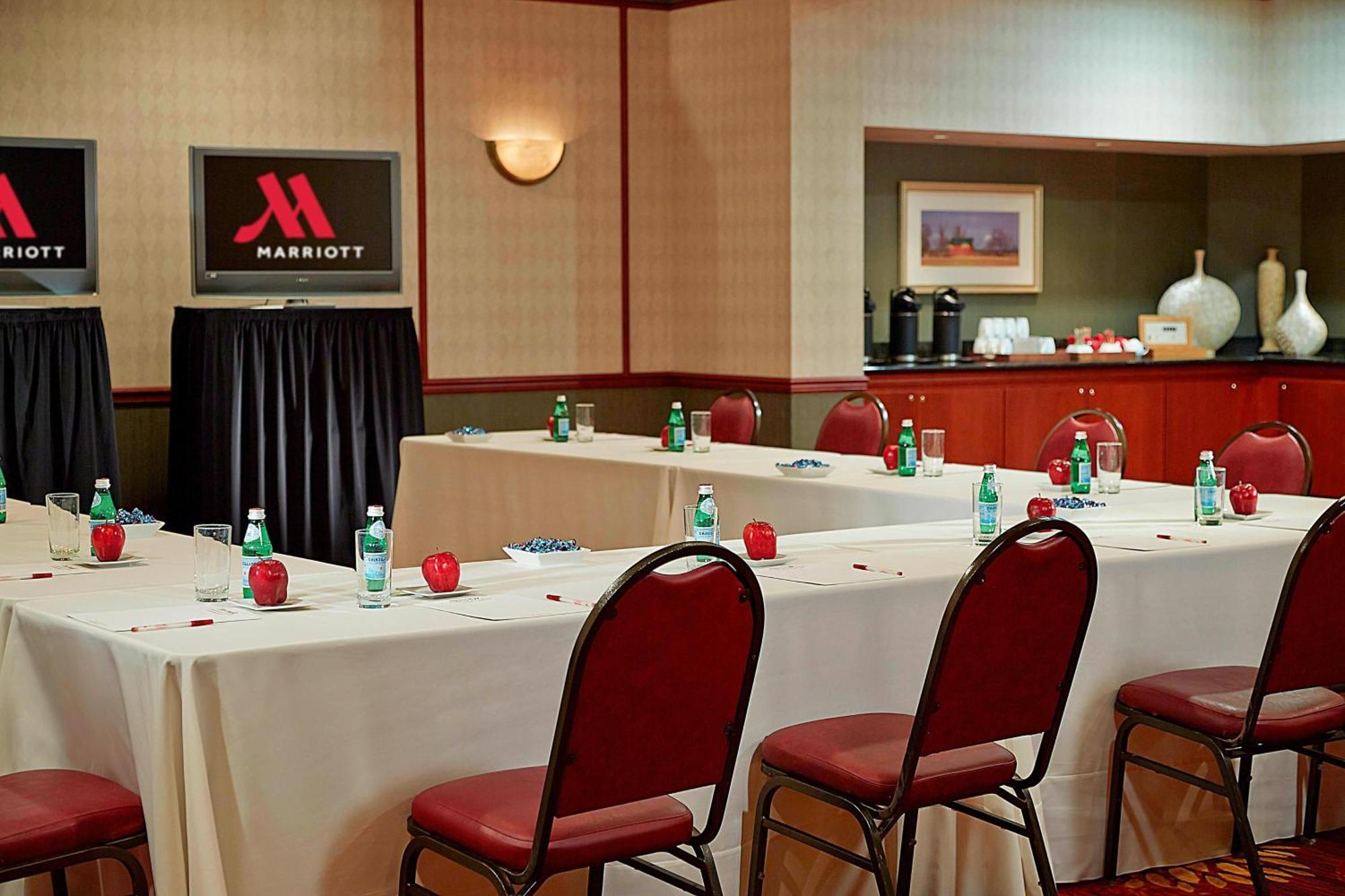Hotel Marriott Hartford/Windsor Airport Exterior foto